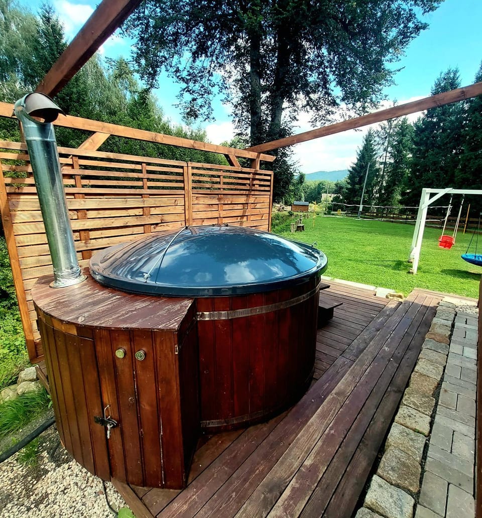 Hot Tub, Hot Tub