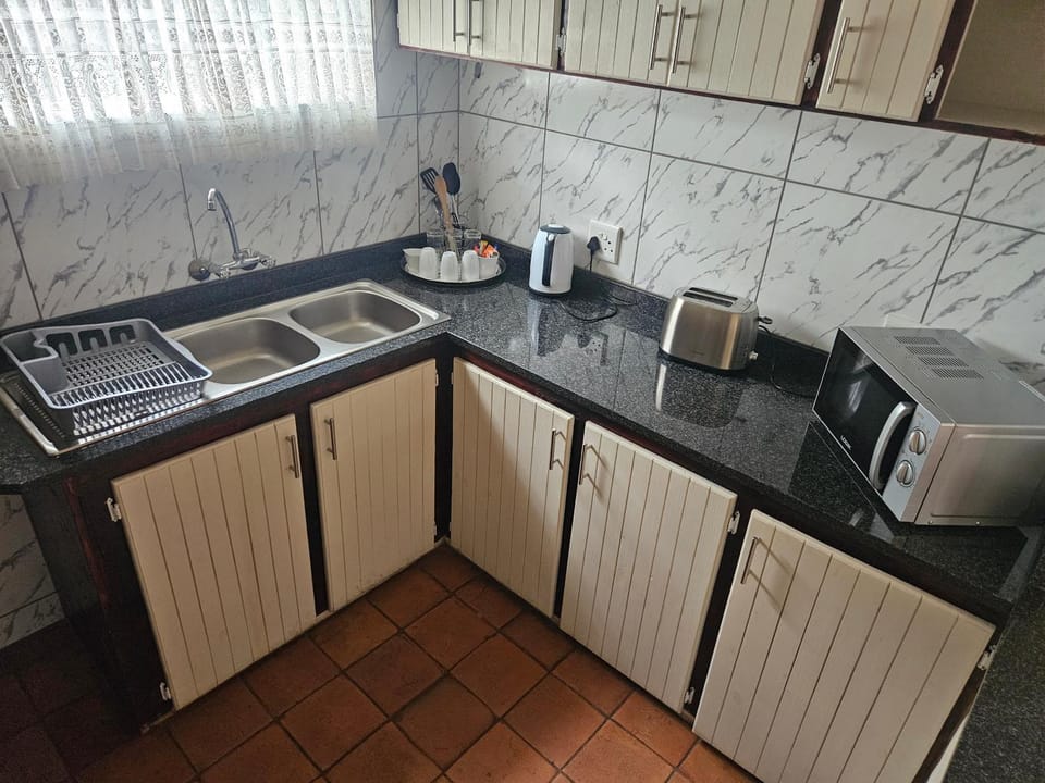 Melville Guesthouse & Contractors Lodge Bed and Breakfast in North West, South Africa