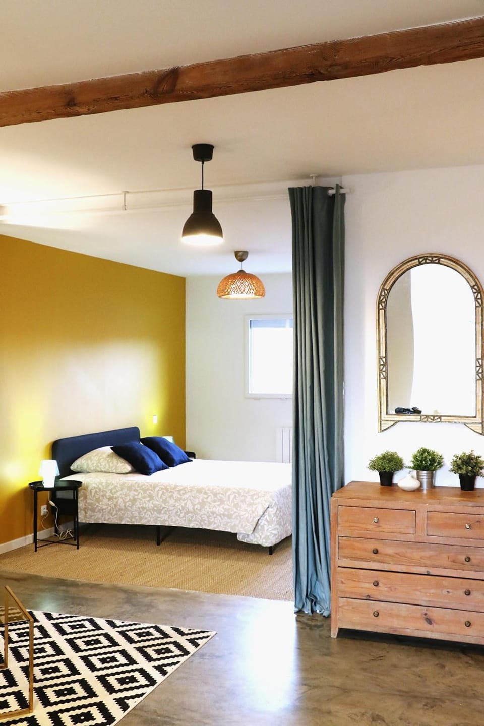 Bed, Photo of the whole room, Bedroom