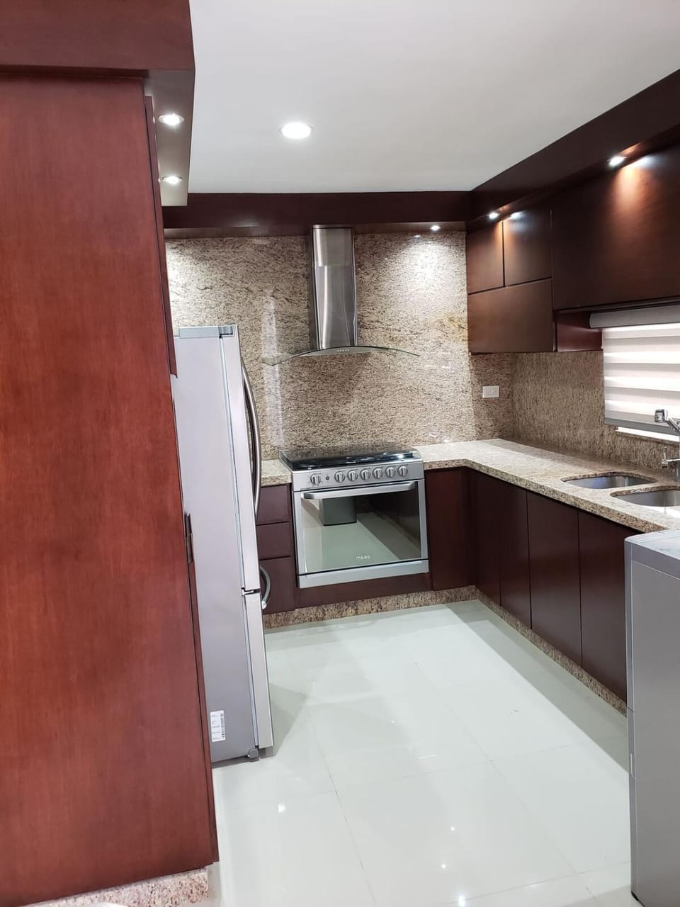 Kitchen or kitchenette, microwave, stove