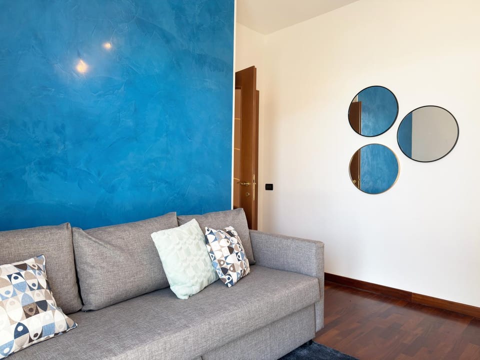 Living room, Photo of the whole room