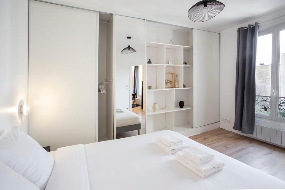Bed, Photo of the whole room, Bedroom, towels, wardrobe