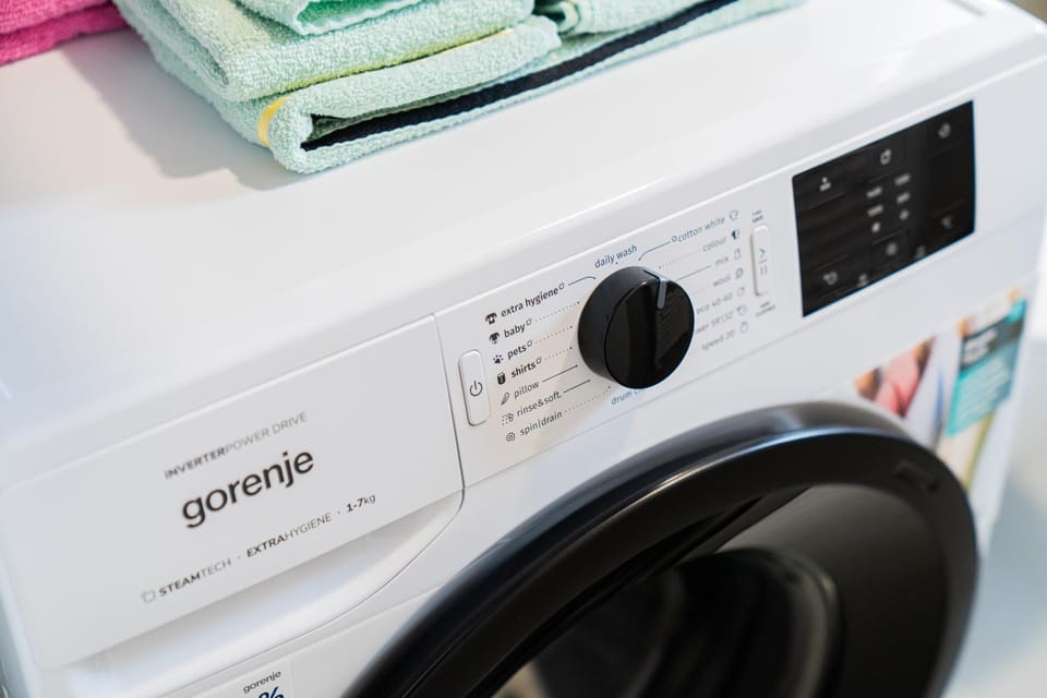 Property building, Bathroom, Location, heating, internet, towels, washing machine, dryer