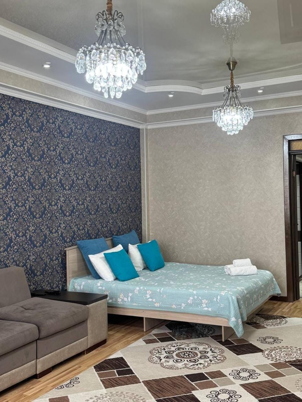 Bed, Living room, Photo of the whole room, Seating area, Bedroom