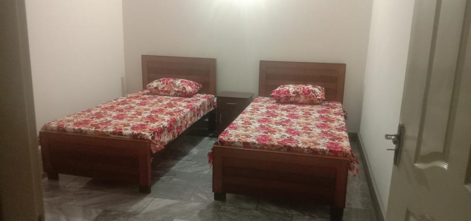 Gujrat Hotel Hotel in Punjab
