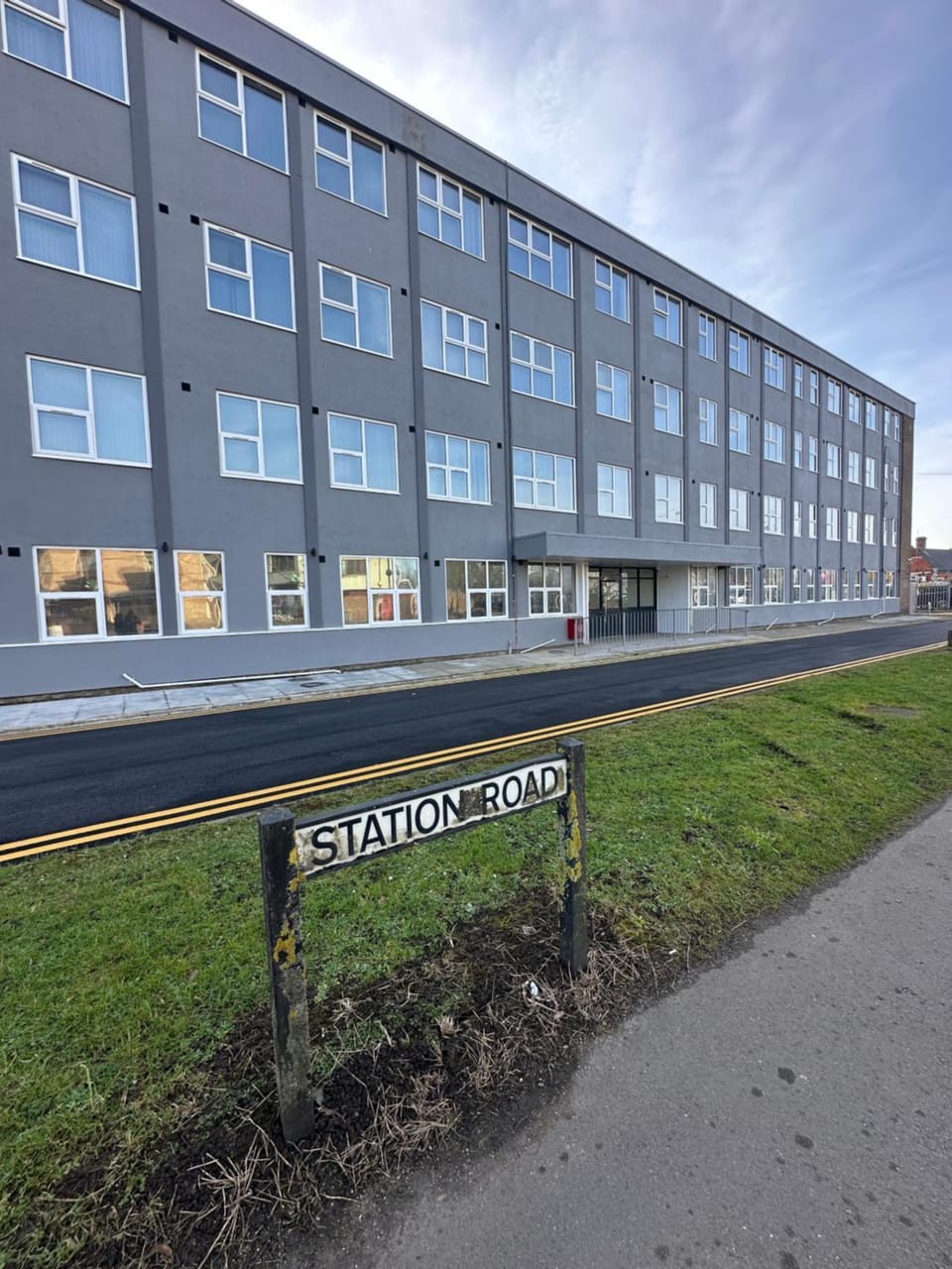 2 Bed Spacious Station House Apartment - Free Wifi, Parking & EV Apartment in Scunthorpe