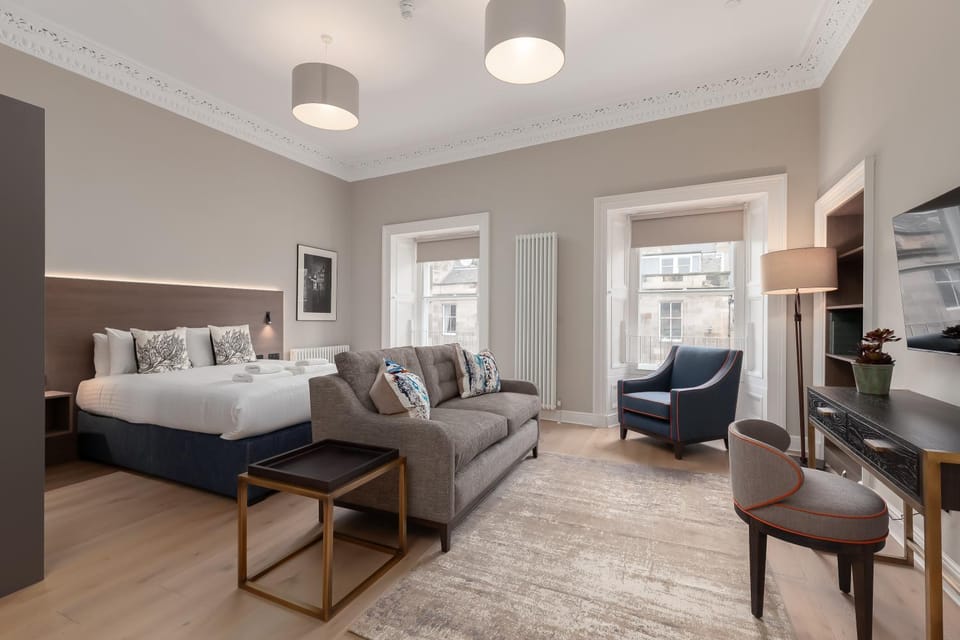Seating area, Bedroom