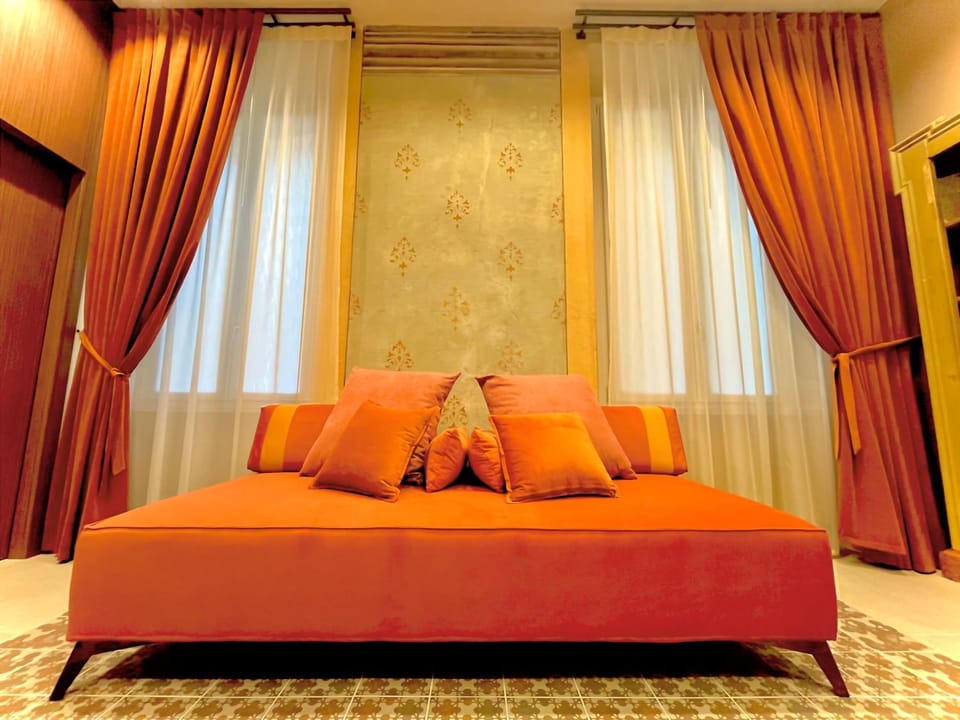 Lobby or reception, Internal: Not applicable to any particular room