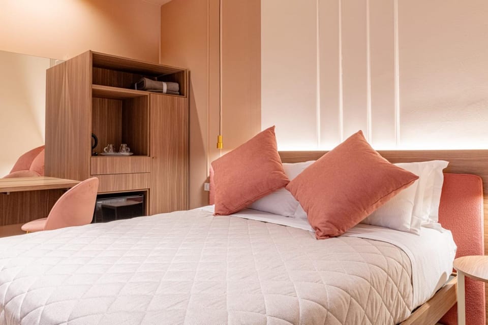 Bed, Photo of the whole room, Bedroom, wardrobe