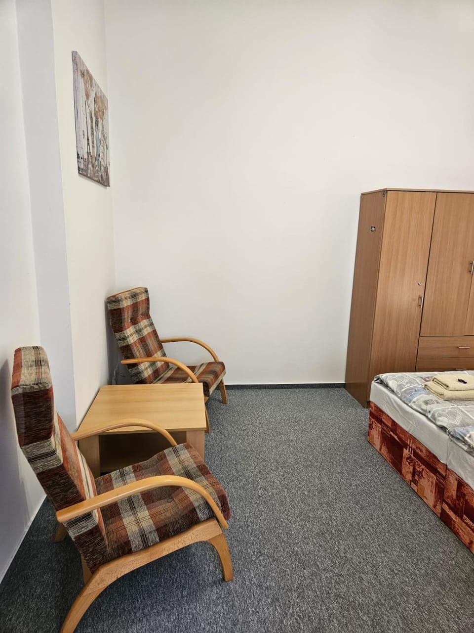 Bed, Seating area