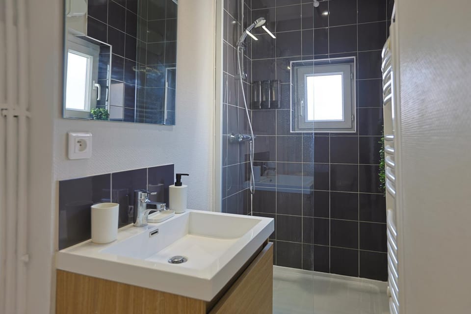 Shower, Bathroom