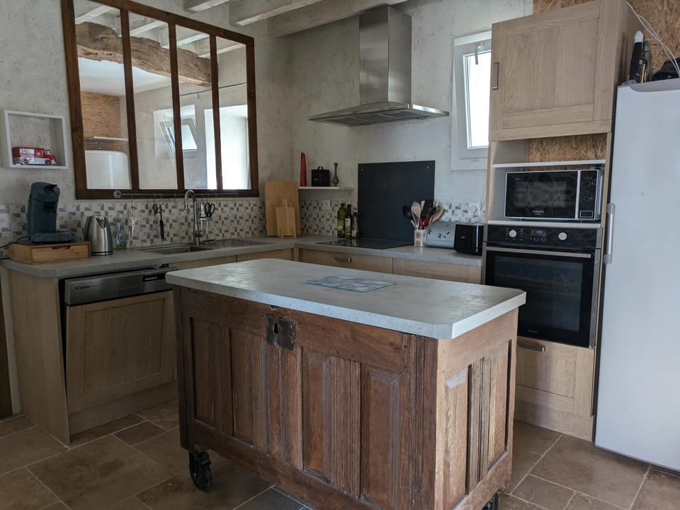 Kitchen or kitchenette, stove