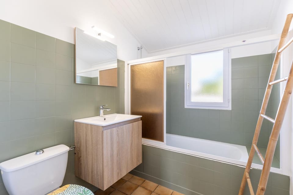 Bathroom, Bath
