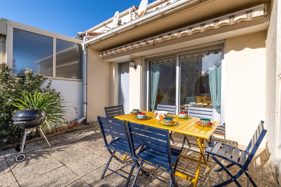 Patio, Dining area