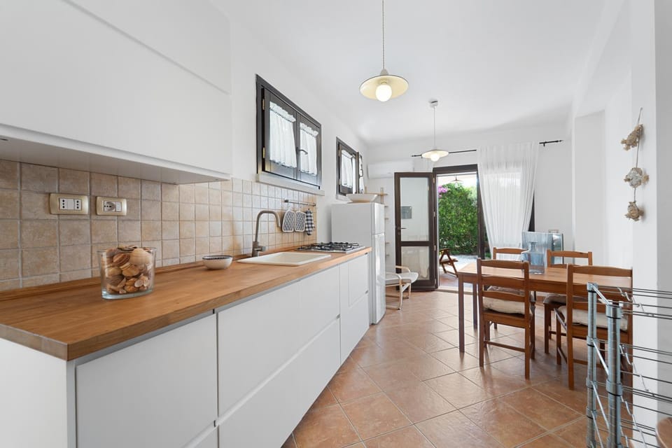 Property building, Kitchen or kitchenette, Living room