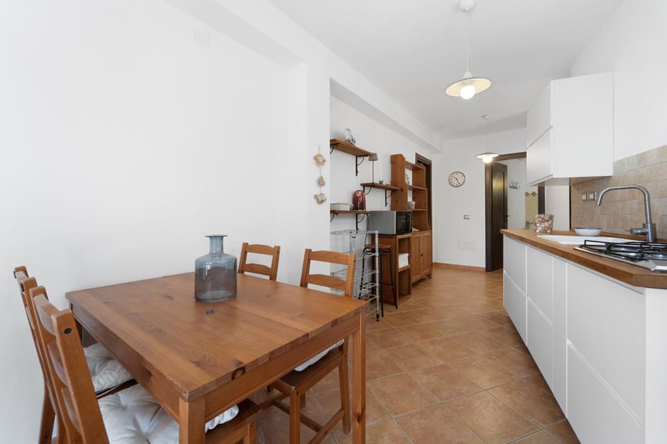 Property building, Kitchen or kitchenette, Living room