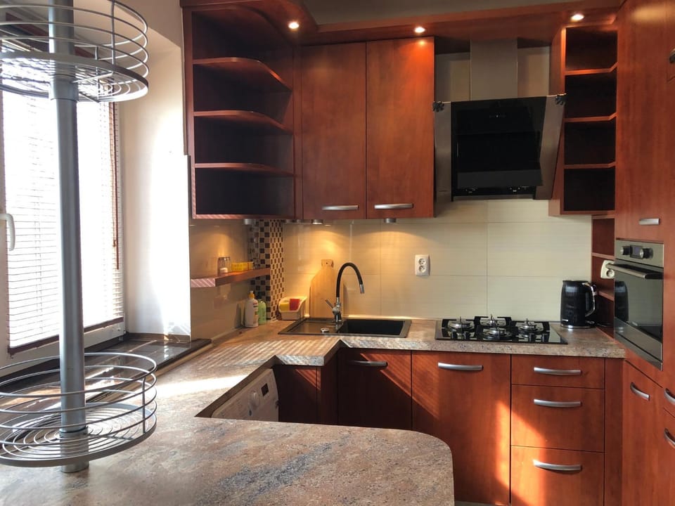 Coffee/tea facilities, Kitchen or kitchenette, dishwasher, oven, stove