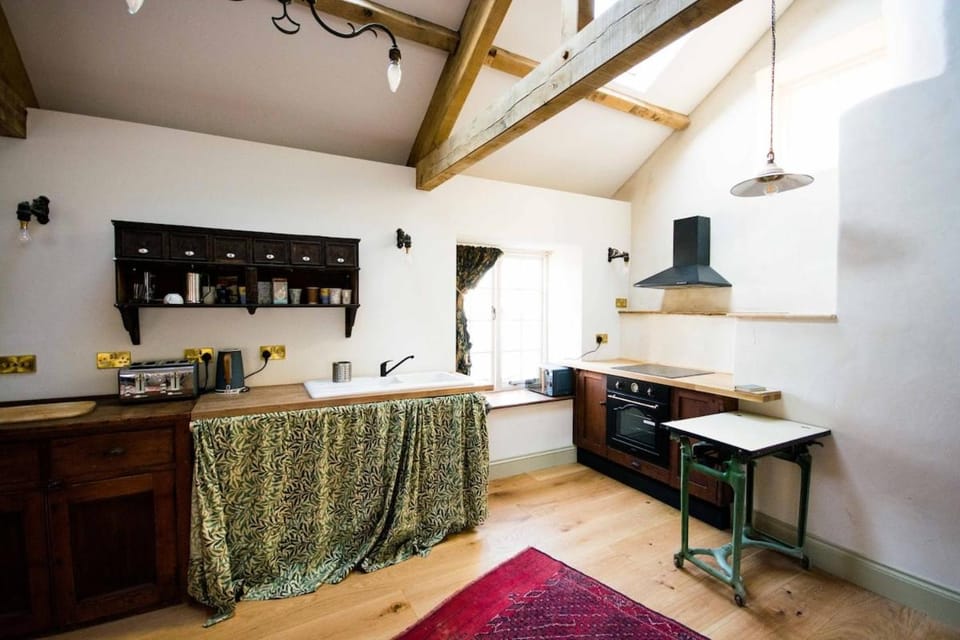 Stylish loft apartment - The Sail Loft Apartment in South Somerset District