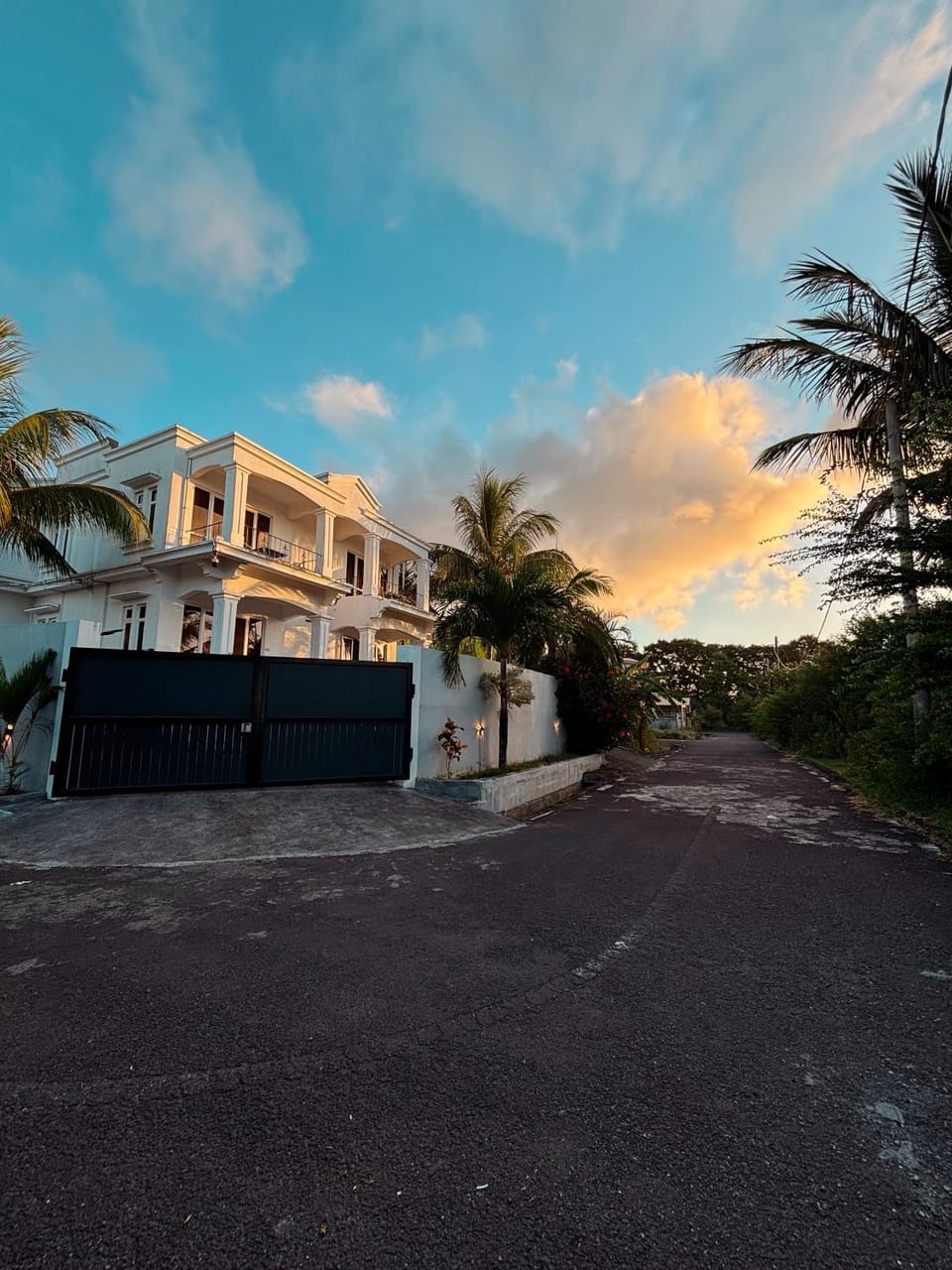 Street view, Sunset, Parking