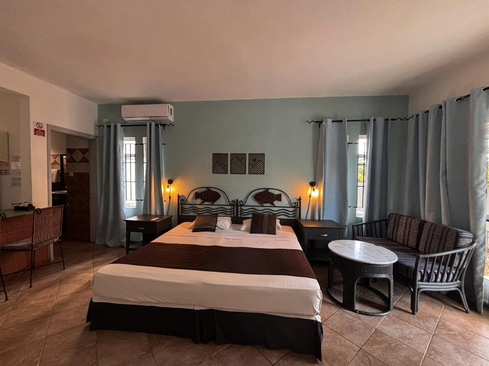 Living room, Bedroom