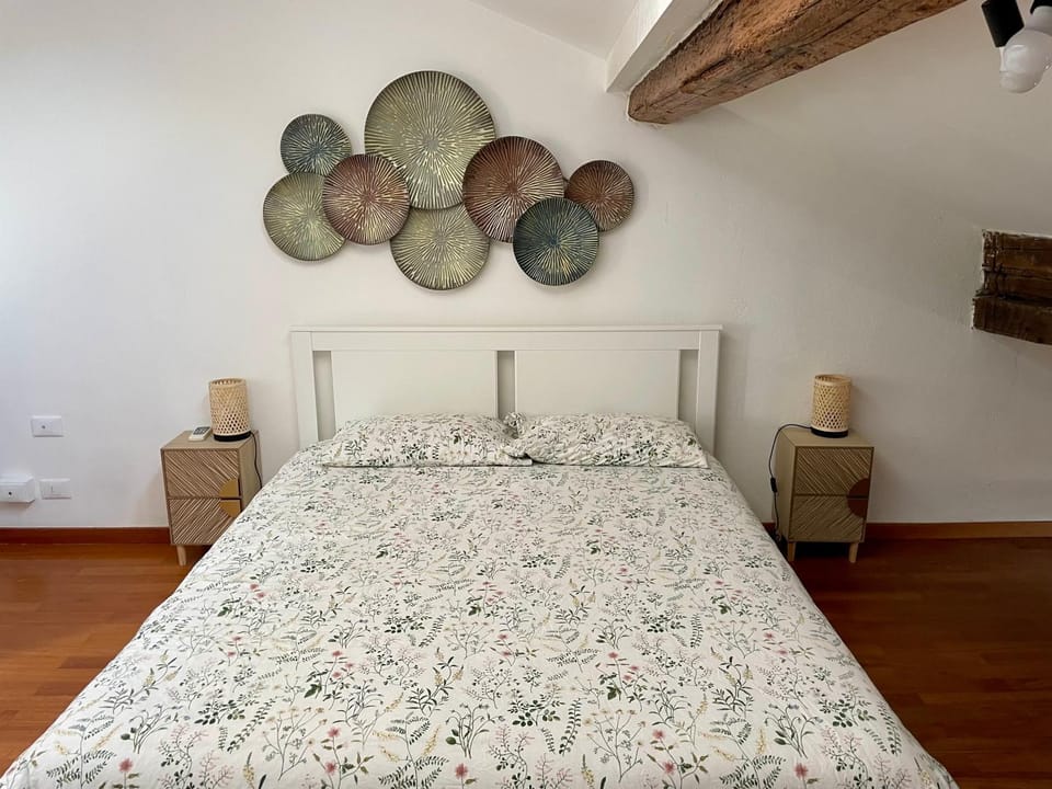 Charming Loft on a central square Apartment in Bologna