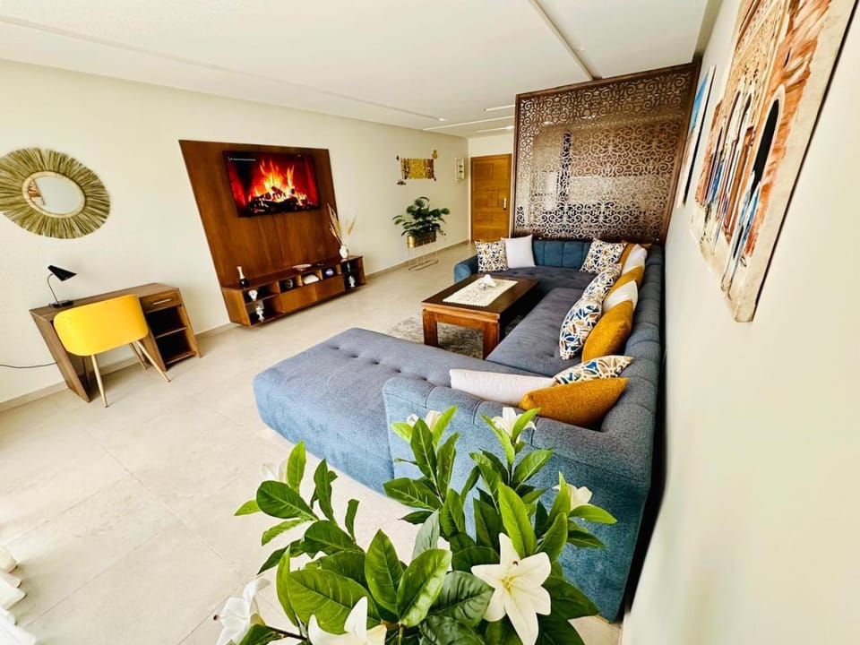 Communal lounge/ TV room, TV and multimedia, Living room, Seating area