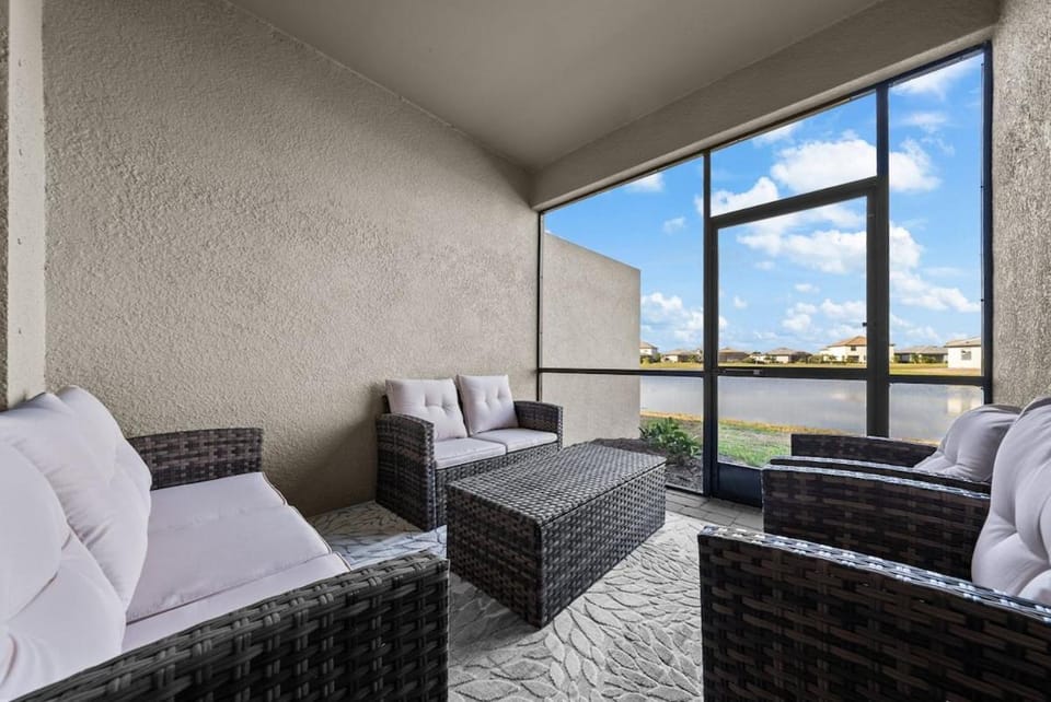 Patio, Day, View (from property/room), Balcony/Terrace, Seating area