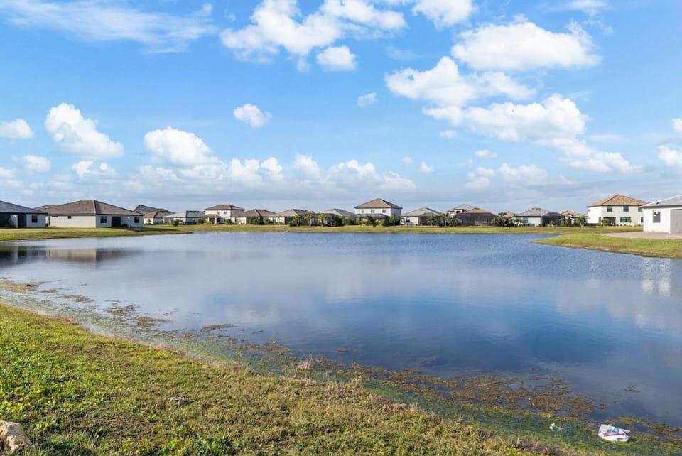 Day, Lake view