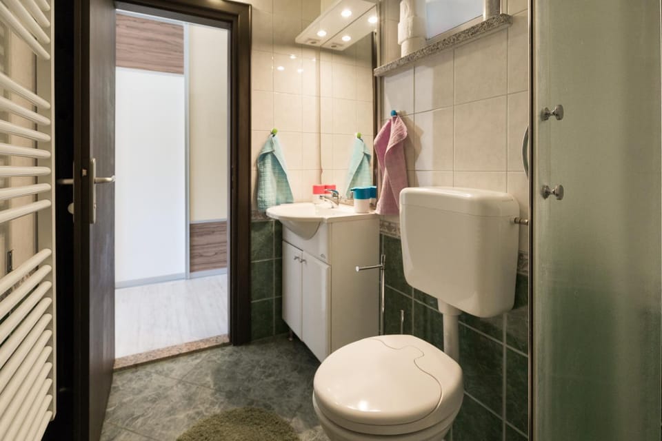 Apartments & Rooms Laganini Bed and Breakfast in Zadar County