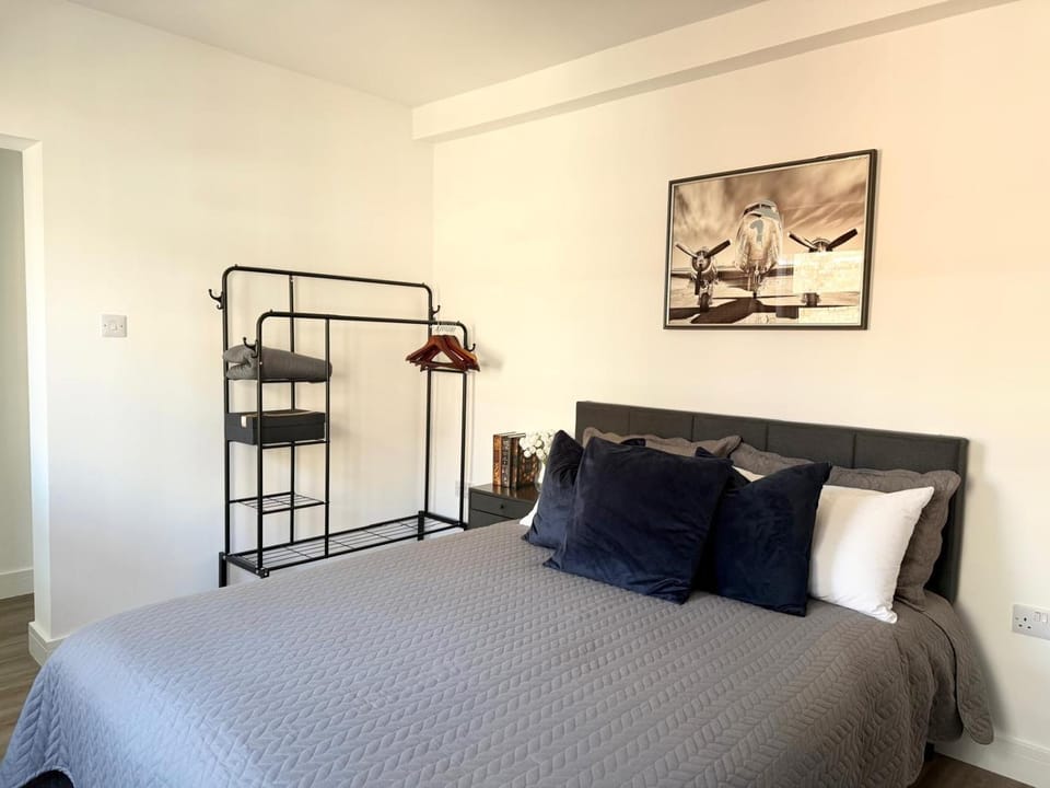Bed, Bedroom, wardrobe