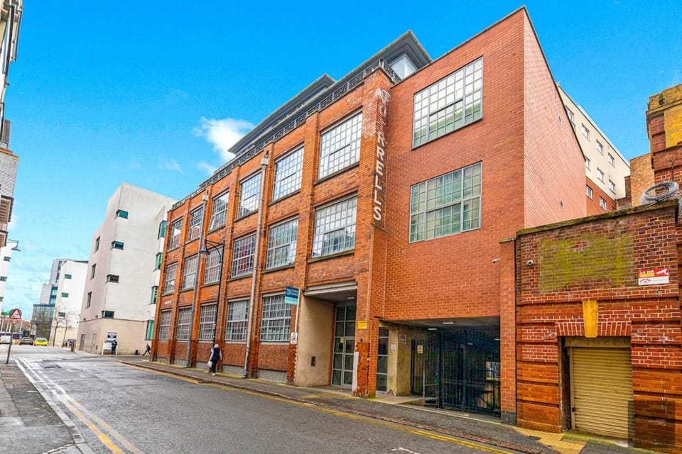 Property building, City view, Street view, Location