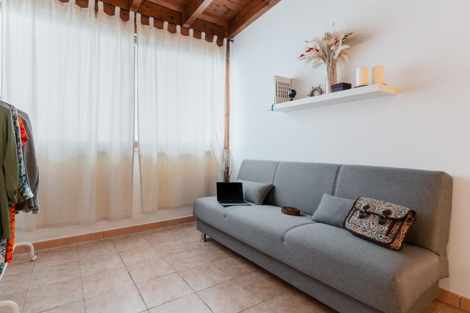 Living room, Decorative detail, Seating area