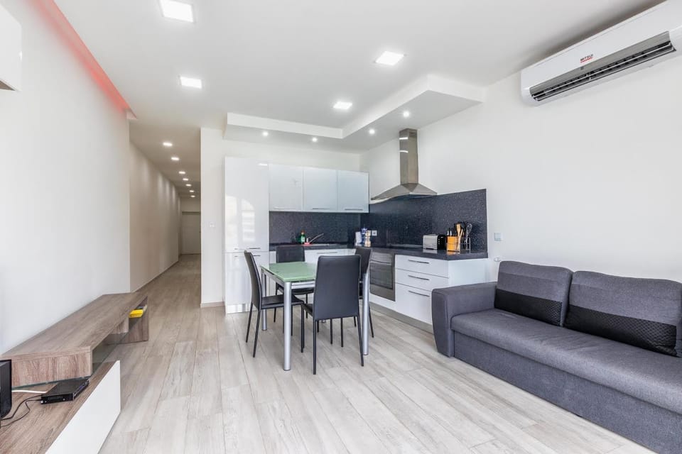 Kitchen or kitchenette, Living room, Dining area