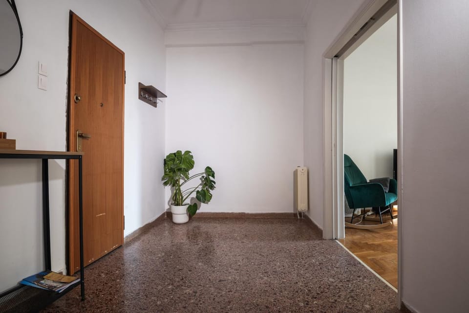 Acropolis Sunny Flat Apartment in Athens