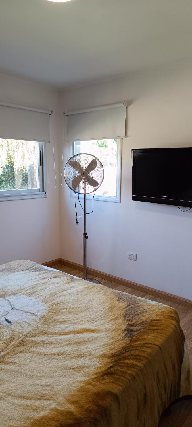 Bed, TV and multimedia, Bedroom