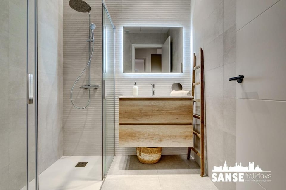 Shower, Bathroom, towels