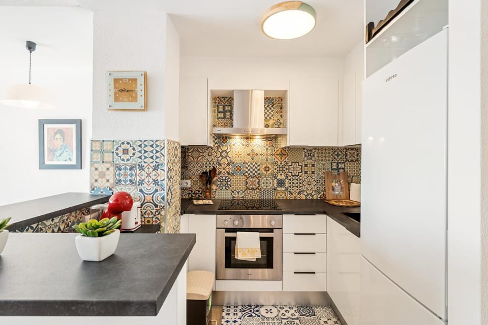 Kitchen or kitchenette, oven
