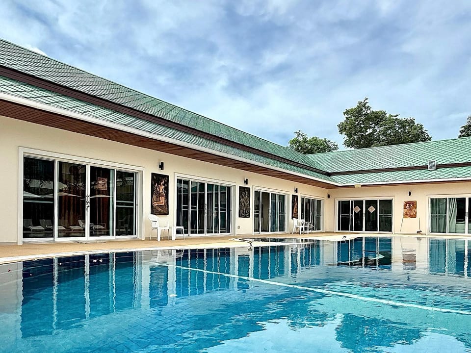 Property building, Swimming pool