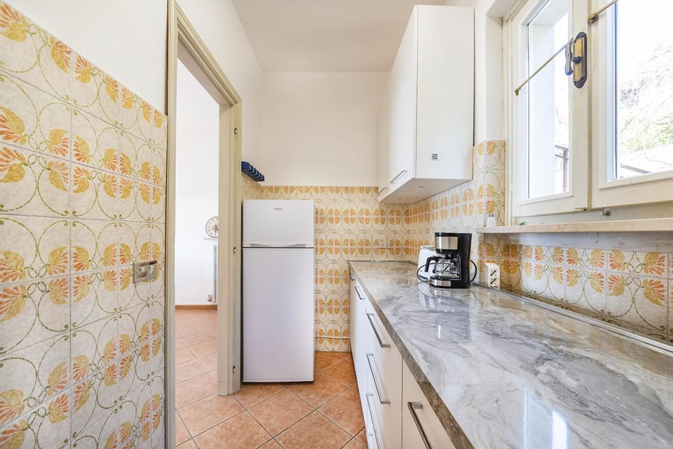 Coffee/tea facilities, Kitchen or kitchenette, oven, pet friendly, stove, toaster