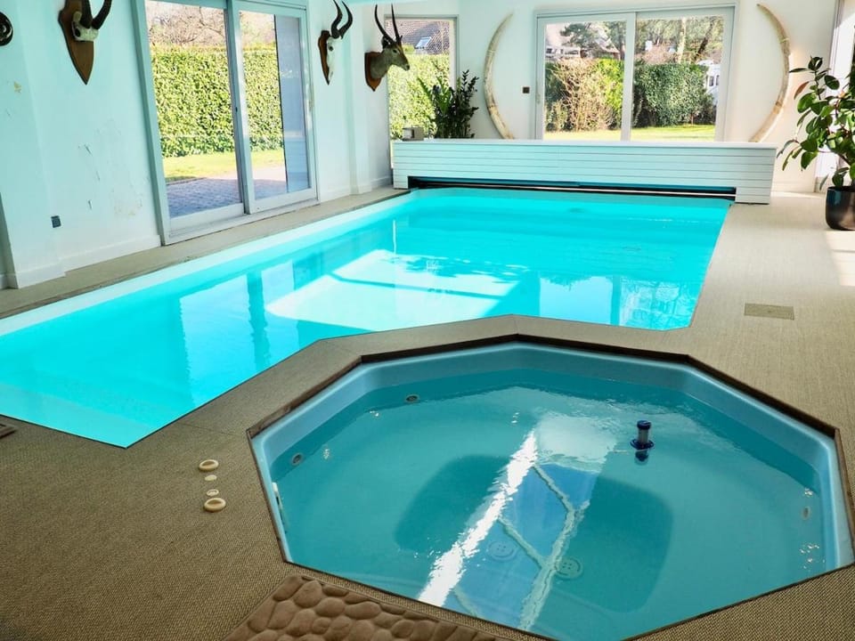 Villa piscine intérieure Villa in Hauts-de-France