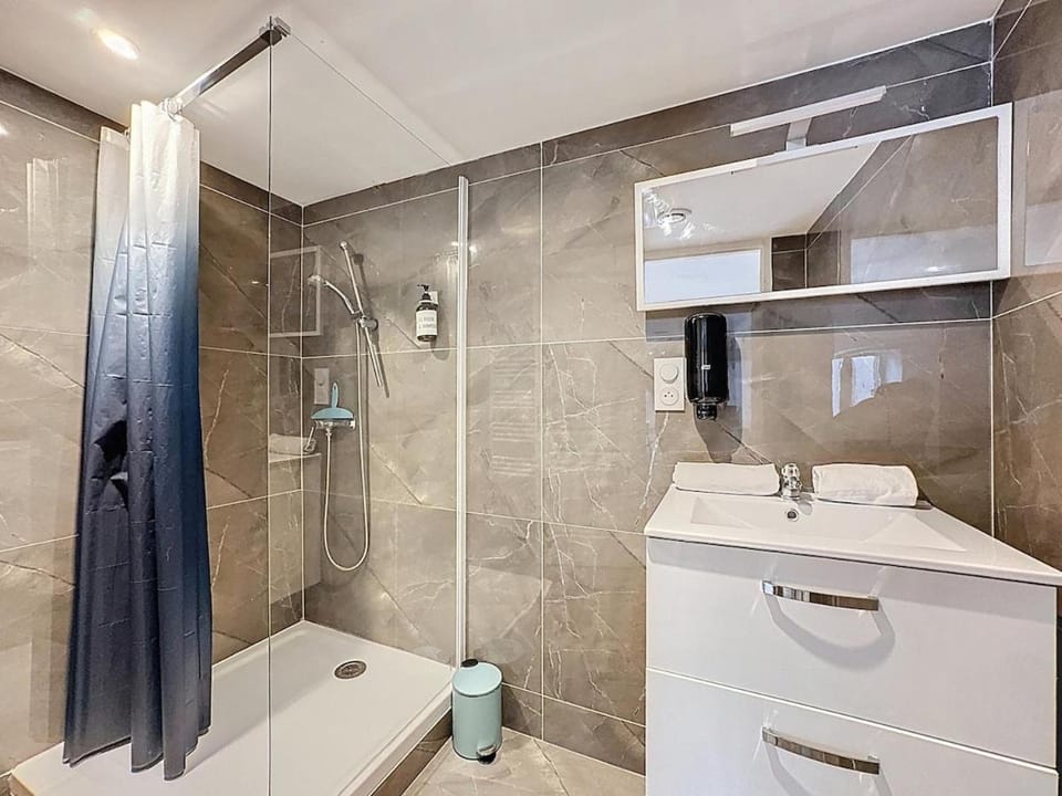 Séjour tout confort dans un appart cosy Aulnat 1 Apartment in Clermont-Ferrand
