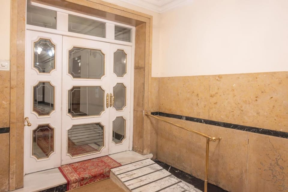 Temporary central apartment in the Retiro Temporal IBI385A Apartment in Madrid