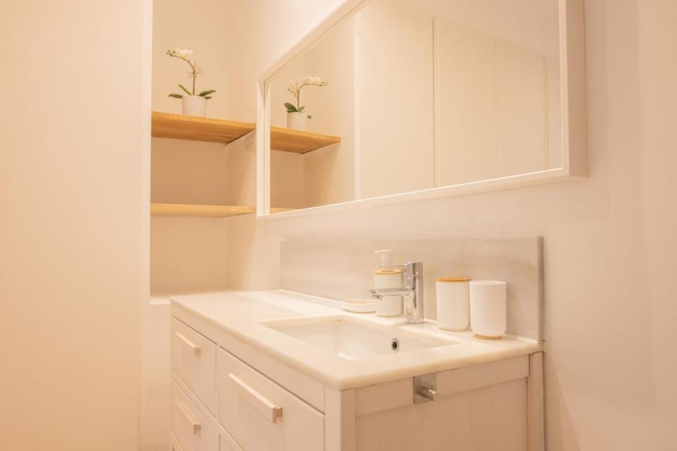 Temporary central apartment in the Retiro Temporal IBI385A Apartment in Madrid