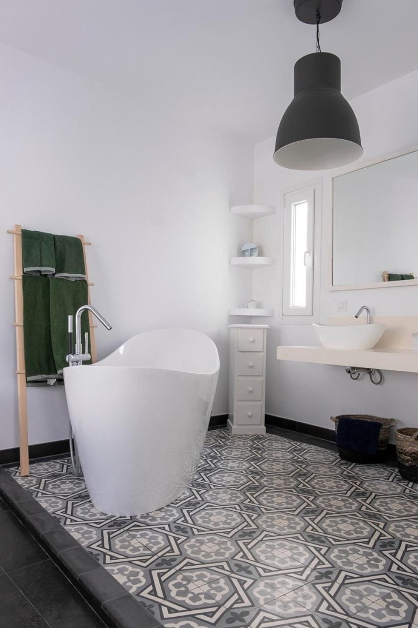 Bathroom, Bath