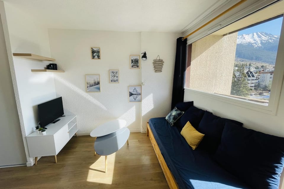 Studio with balcony near the slopes Chantemerle Apartment in Saint-Chaffrey