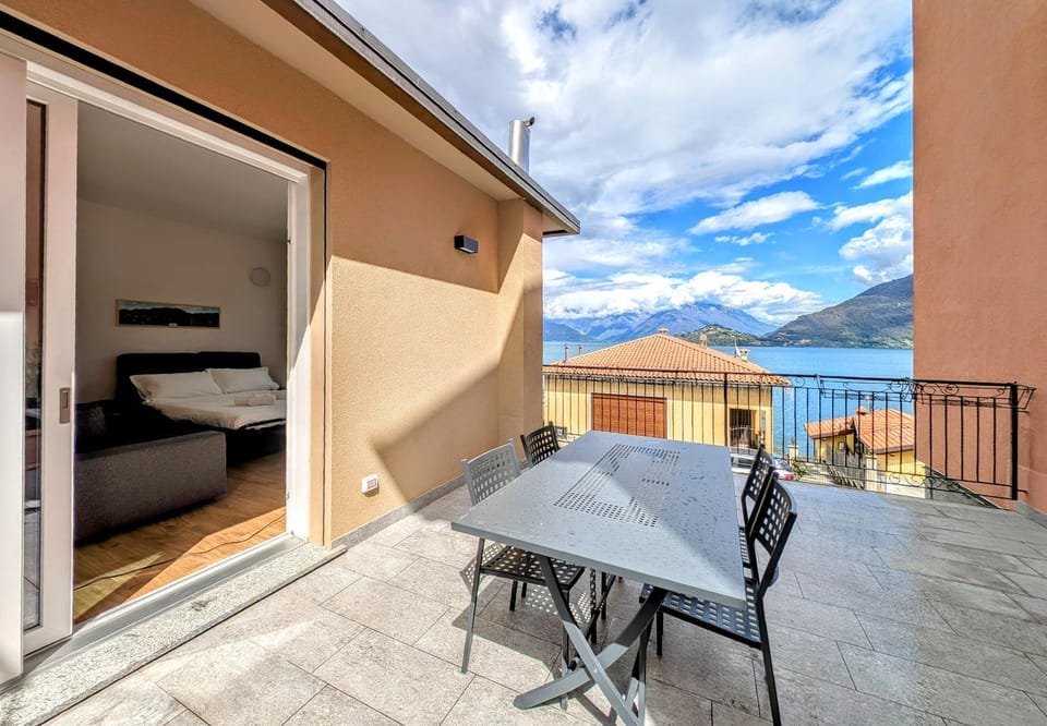 Patio, Day, Natural landscape, View (from property/room), Balcony/Terrace, Balcony/Terrace, Dining area, Lake view, Lake view, Mountain view, Mountain view