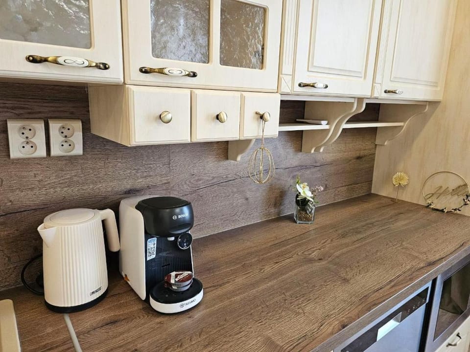 Coffee/tea facilities, Kitchen or kitchenette