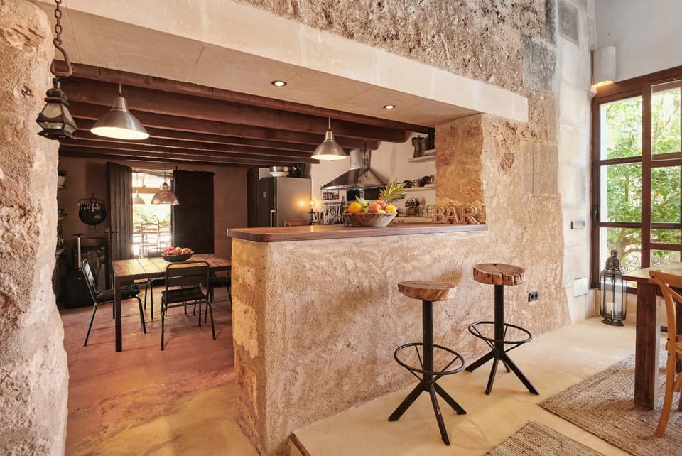 Property building, Kitchen or kitchenette, Living room