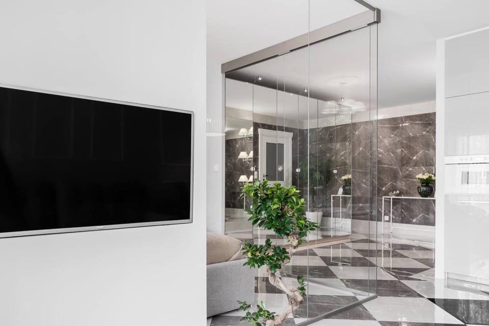 TV and multimedia, Photo of the whole room