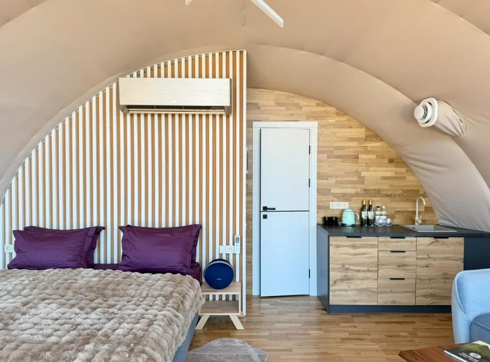 Glamland Apartment in Ukraine